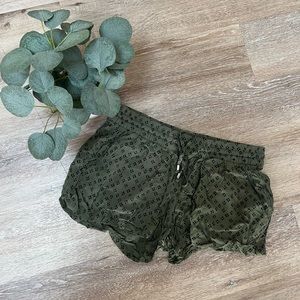 Old Navy Olive Green And Black Printed Shorts Size Small